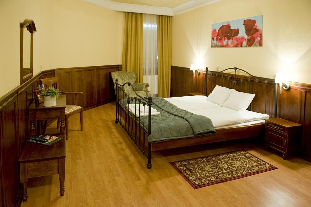 Hotel Kresowianka ビィドゴシュチュ エクステリア 写真