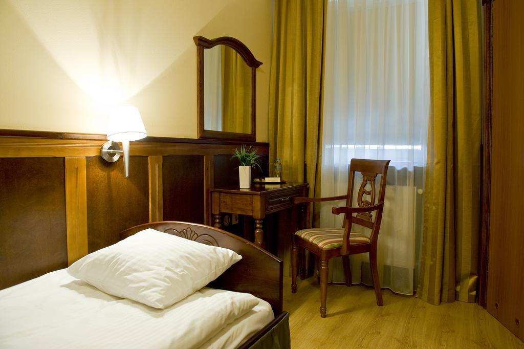 Hotel Kresowianka ビィドゴシュチュ エクステリア 写真