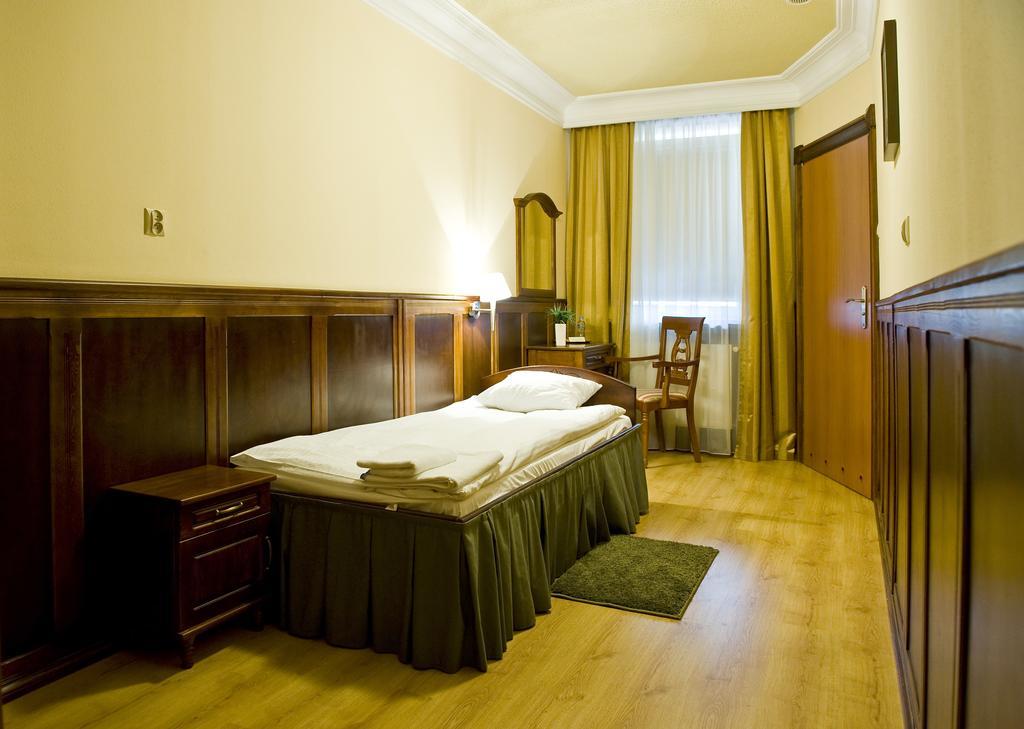 Hotel Kresowianka ビィドゴシュチュ エクステリア 写真