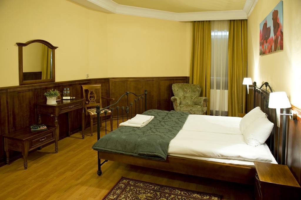 Hotel Kresowianka ビィドゴシュチュ エクステリア 写真